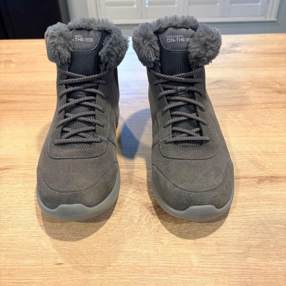 Skechers On-The-Go Joy Womens Gray Suede Faux Fur Winter Ankle Boots